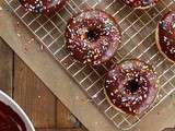 Donuts cuits au four avec glaçage au chocolat