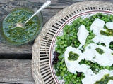 Salade de fèves, petits pois et burrata