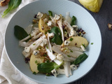 Salade d'endive, pomme, noix et roquefort