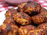 Boulettes de poulet, tomates et gouda fumé, salade d'épinards