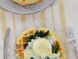 Oeufs pochés à la florentine sur gaufre à la semoule de maïs