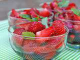 Salade de fraises au sirop de gingembre, citronnelle et curaçao