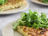 Tarte aux poireaux, dinde fumée et crème de roquefort