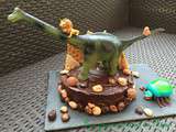 Gâteau Dinosaure Arlo sans pâte à sucre et Buttermilk chocolate Cake