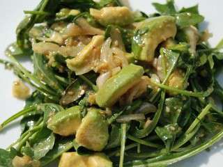 Salade de roquette et avocat