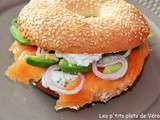 Bagels au saumon fumé, chèvre et avocat