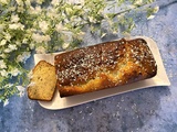 Cake au chocolat blanc, fleur d'oranger et graines de pavot