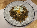 Salade de lentilles à la cannelle et œuf mollet