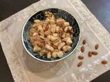 Sauté de poulet au vinaigre, amandes et romarin