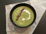 Soupe froide de courgettes, lait de coco et sumac