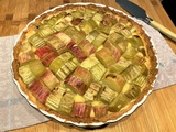 Tarte à la rhubarbe et crème d'amandes