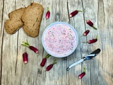 Tartinade au chèvre et radis roses