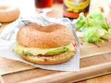 Grilled Bagel poulet avocat