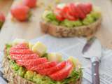 Tartines avocat fraises Gariguette