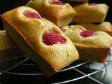 Financier aux framboises et pate à pistache