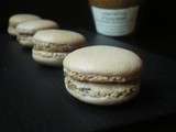 Macarons au foie gras et compotée d’oignons