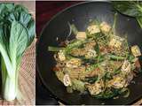 Nouilles sautées au choi sum, shiikates et omelette au sésame