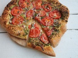 Pizza au pesto de fanes de radis