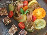 Salade de tomates, bouchées de thon rouge aux graines