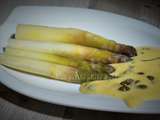 Asperges violettes en sauce mousseline