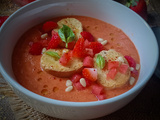 Gaspacho très rouge, à la pastèque, poivron et fraises