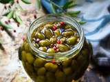 Méthode de préparation des olives vertes du jardin en saumure