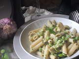 Penne alla primavera, sauce crémeuse avocat et fanes de radis