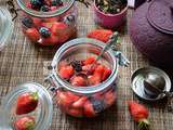 Soupe de fraises et mûres, sirop infusé au thé aux épices