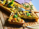 Tarte salée aux cœurs d'artichauts sur tapenade d'olives noires