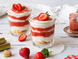 Mousse de yaourt et confit fraises rhubarbe