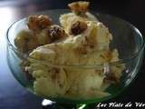 Glace a la vanille et noisettes caramelisees