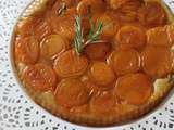 Tarte tatin aux abricots et romarin