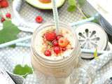 Smoothie coco, amande et fruits rouges