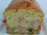 Cake au jambon , emmental , olives et vin blanc