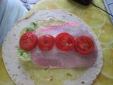 Wrap au jambon, tomates et oeuf