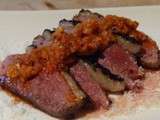 Magret de canard sauce aux poivrons, figues et noisettes