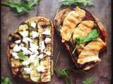 Sandwich au poulet et aux légumes grillés