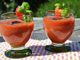 Gaspacho aux fraises, tomates et basilic