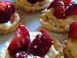 Tartelettes aux fraises et crème patissière à la fleur d'oranger