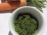 Pesto aux fanes de carottes, basilic… et farine de souchet