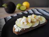 Tartine apéritive au radis noir, crabe et zestes de citronC’est