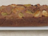 Cake aux pommes, raisins secs et cannelle