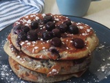 Pancakes aux myrtilles, aux amandes et à la farine de sarrasin