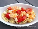 Crevettes tomates et feta sur lit de pâtes