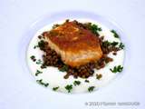 Saumon grillé et risotto de lentilles sur un nuage de céleri