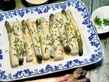 Asperges blanches, crème d’ail à la badiane