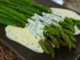 Asperges verte sauce oeuf, crème et herbes fraîches