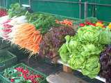 Cours de cuisine gratuits reprennent du service sur les marchés Parisiens