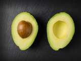 Préparer un avocat : trucs et astuces pour le conserver et cuisiner