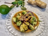 Salade concombre-avocat, sauce carotte-gingembre